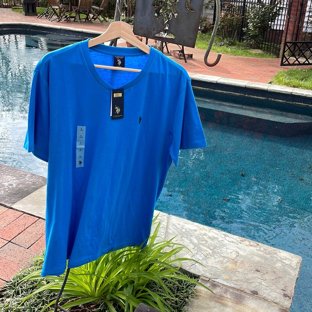 Polo NWT L V-Neck Blue